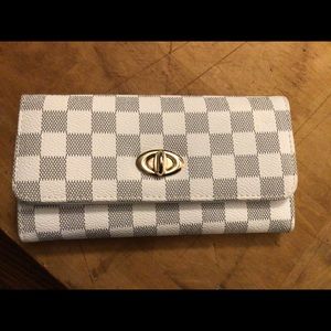 damier Wallet. NWOT